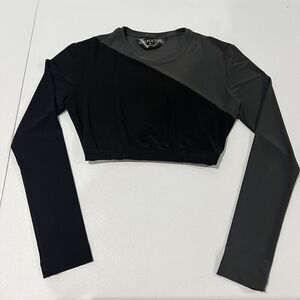 KAMALIKULTURE Black Steel Grey Crop Top‎ Half Shirt Size Small Long Sleeve